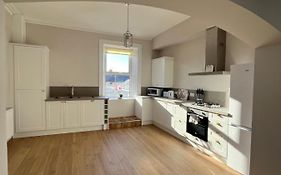 57 Main Street Newcastle Luxury Central Apartment